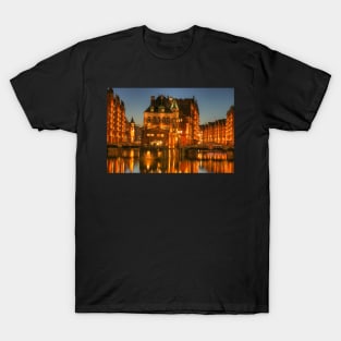 Wasserschlösschen, dusk, Speicherstadt, Hafencity, Hamburg, Germany, Europe T-Shirt